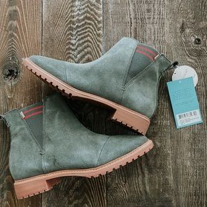 Tom’s Olive Suede Water Resistant booties